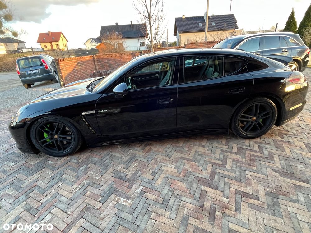 Porsche Panamera - 12