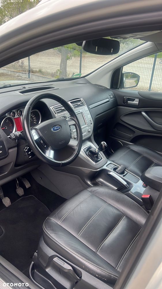 Ford Kuga - 4