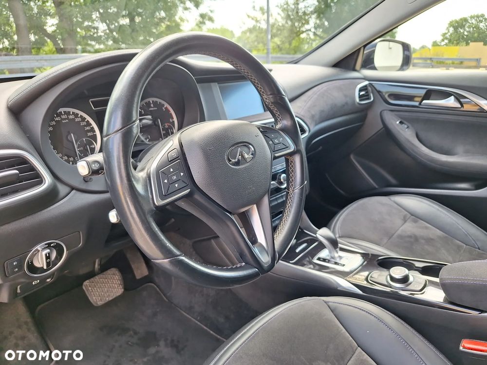 Infiniti Q30 2.2d DCT AWD Premium - 19