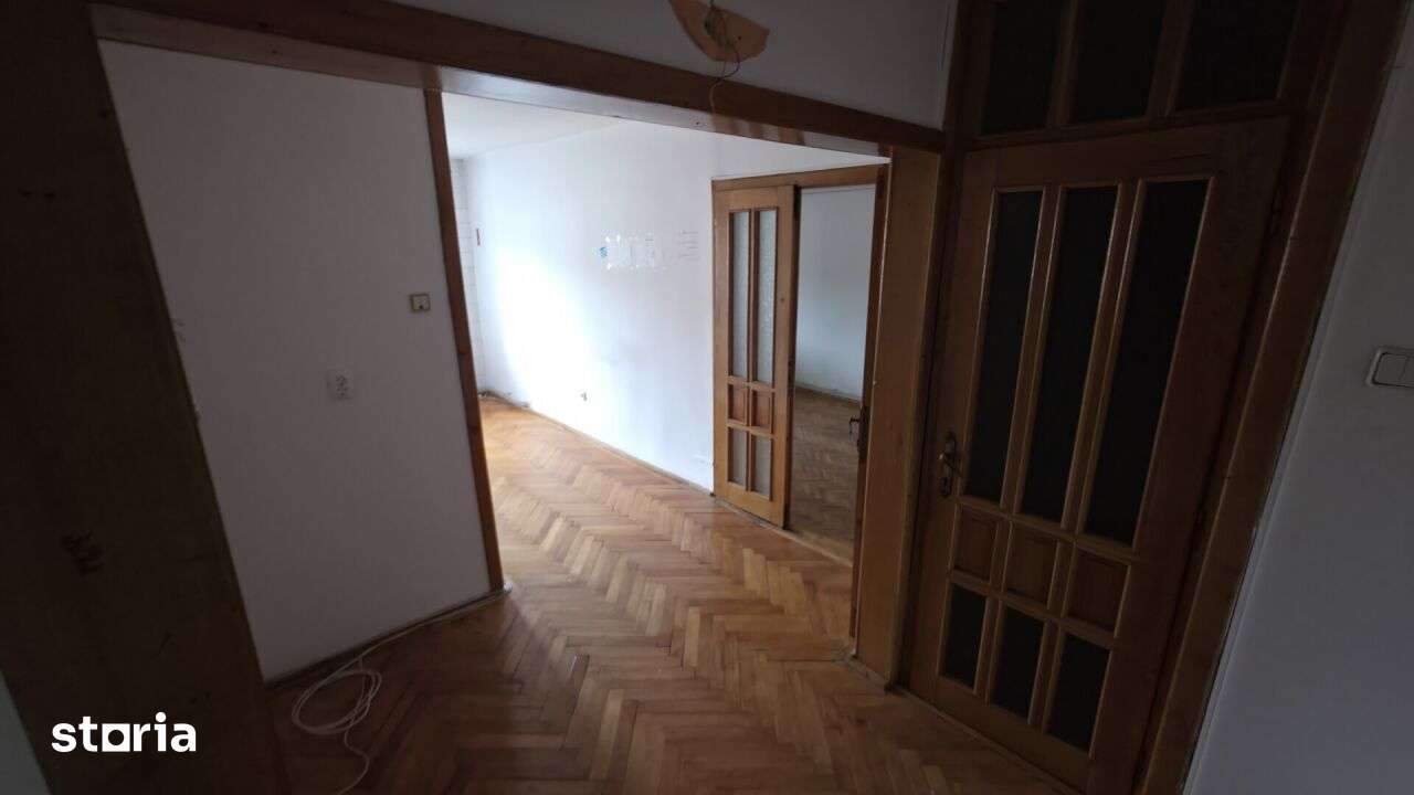 Apartament 2 camere central , 57 mp Petrosani, Hunedoara — fotografia 1