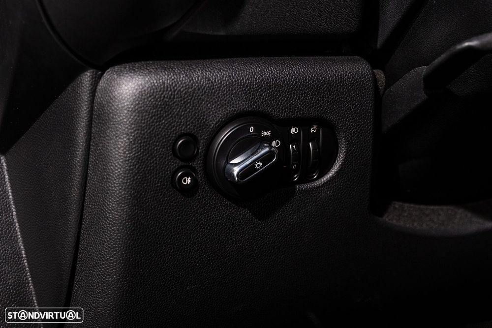 MINI 5 Portas One D - 23