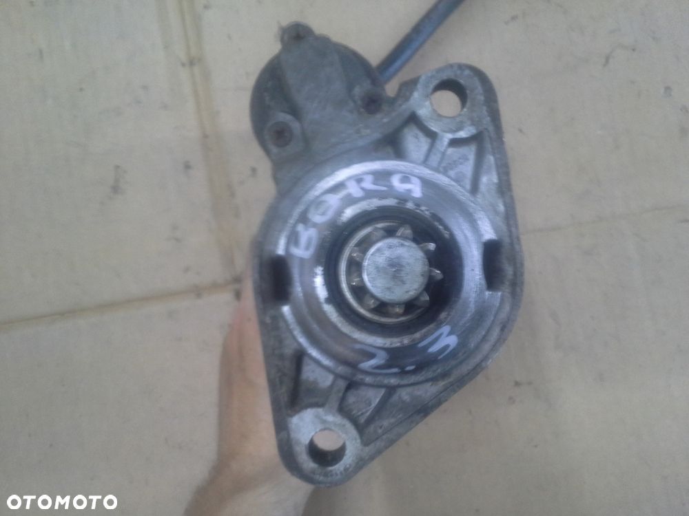 Volkswagen Bora 2.3 benzyna rozrusznik - 4