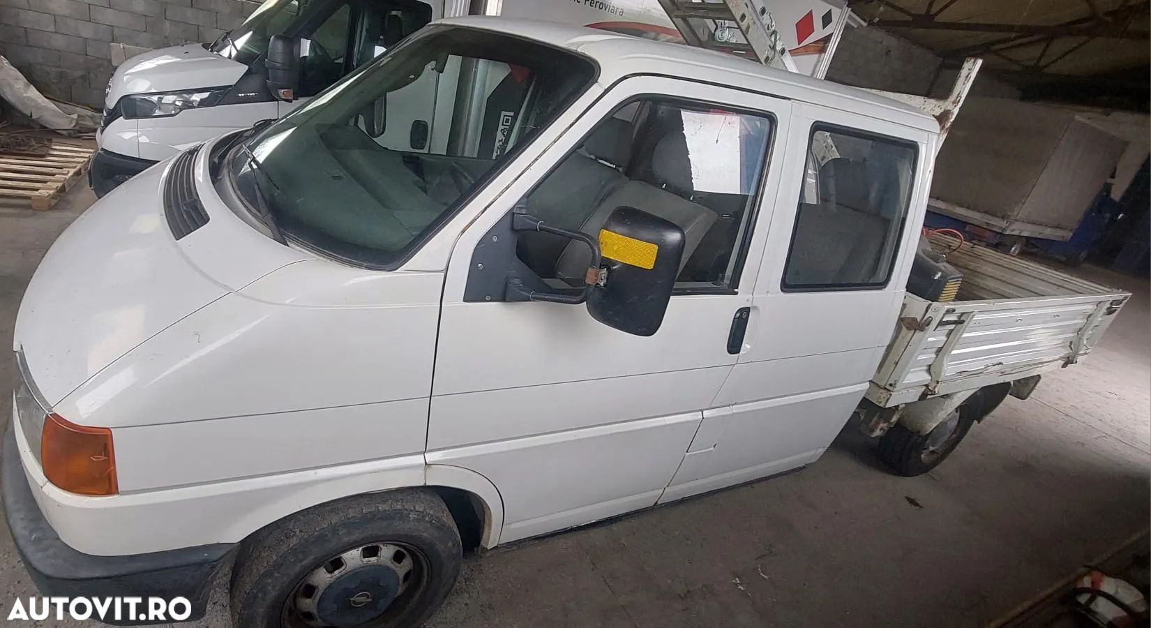 Volkswagen Transporter - 1