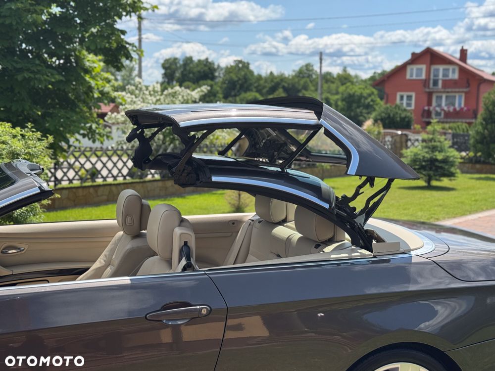 BMW Seria 3 320i Cabrio - 23
