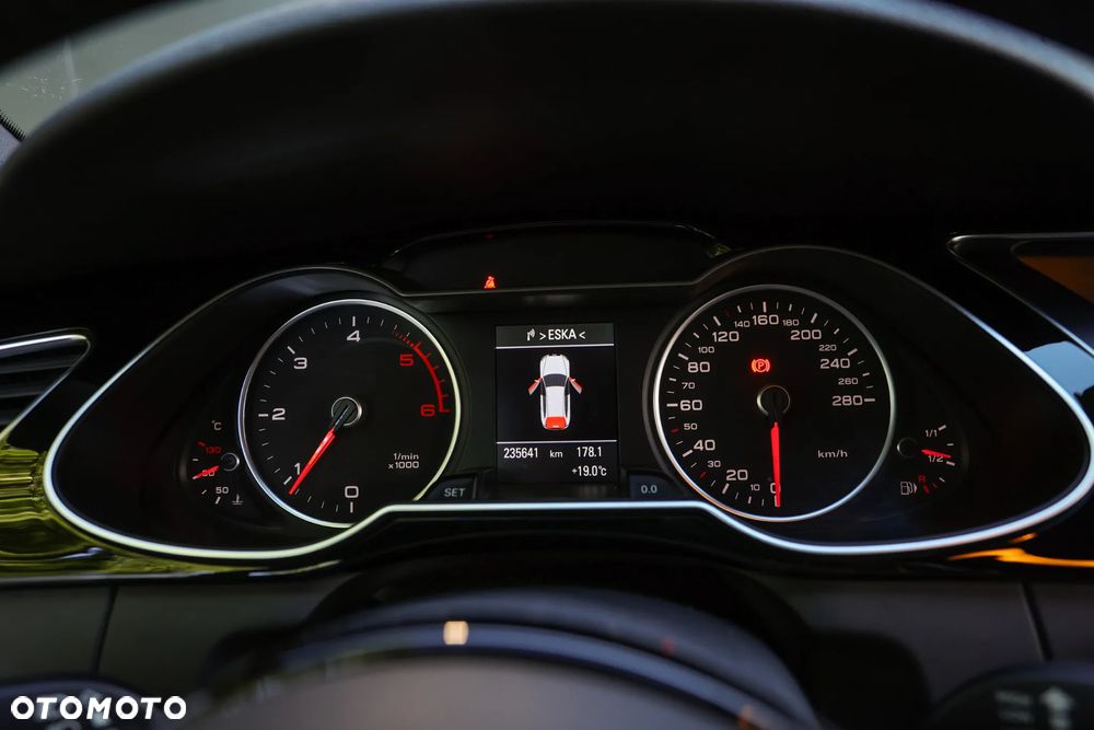 Audi A4 Avant 2.0 TDI DPF clean diesel quattro S line Sportpaket - 32