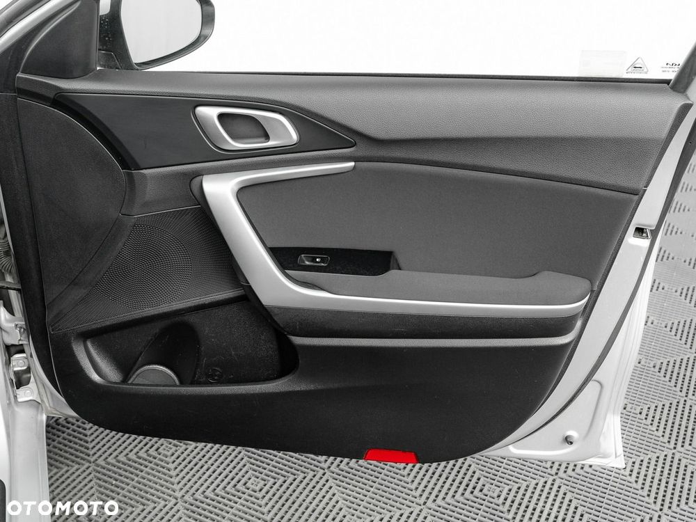 Kia Ceed 1.5 T-GDI M - 27