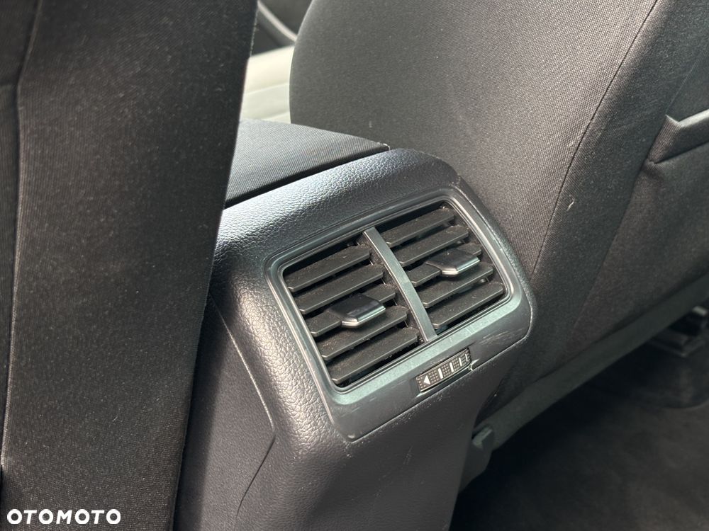 Volkswagen Golf - 17