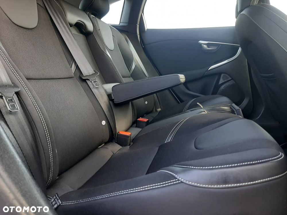Volvo V40 D2 - 20