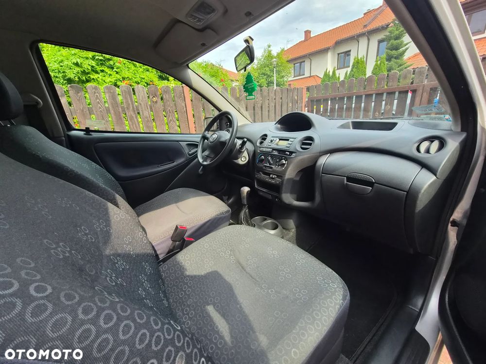 Toyota Yaris - 6