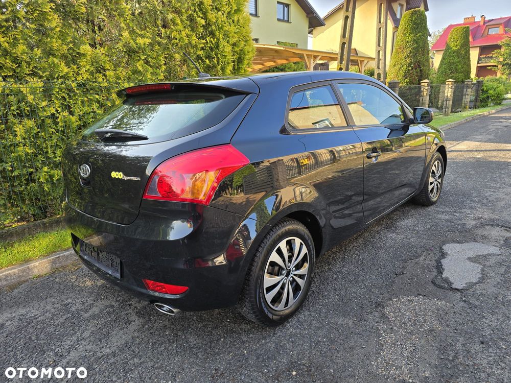 Kia ProCeed - 8