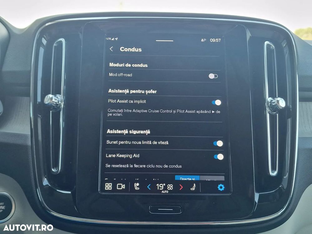 Volvo XC 40 B4 AT FWD MHEV Ultimate Dark - 21