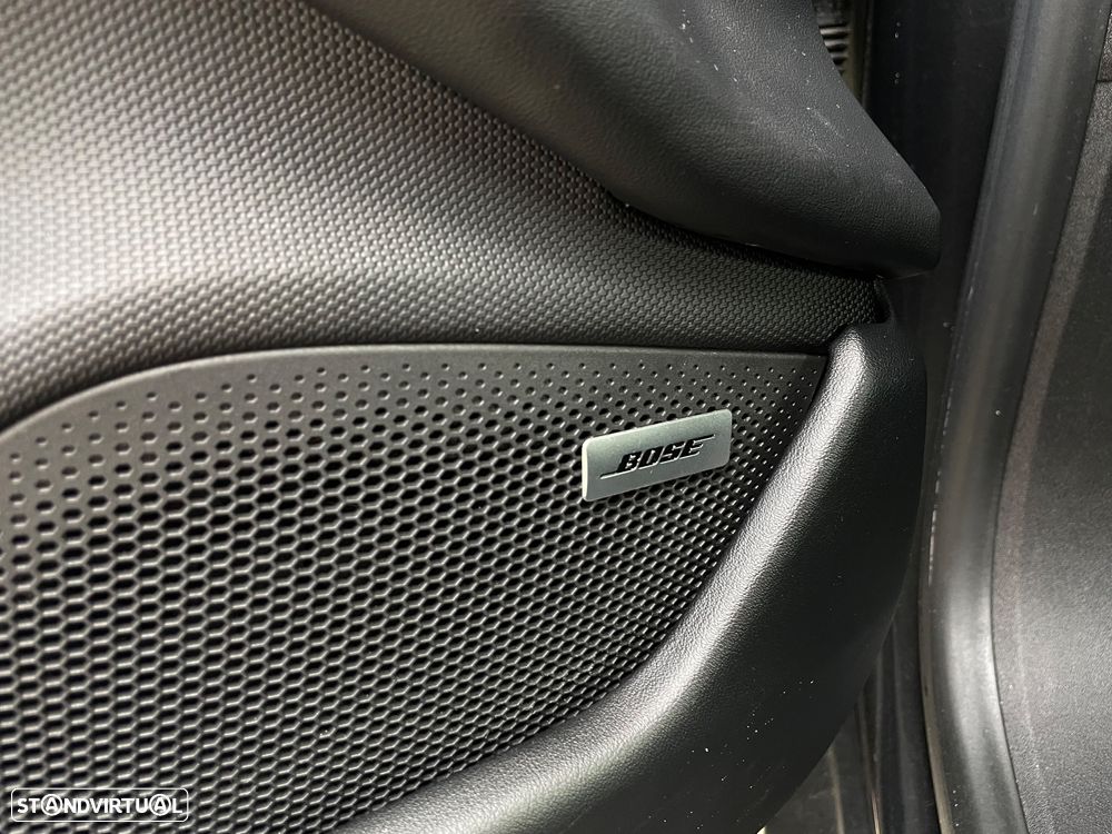 Porsche Taycan Cross Turismo 4 - 23