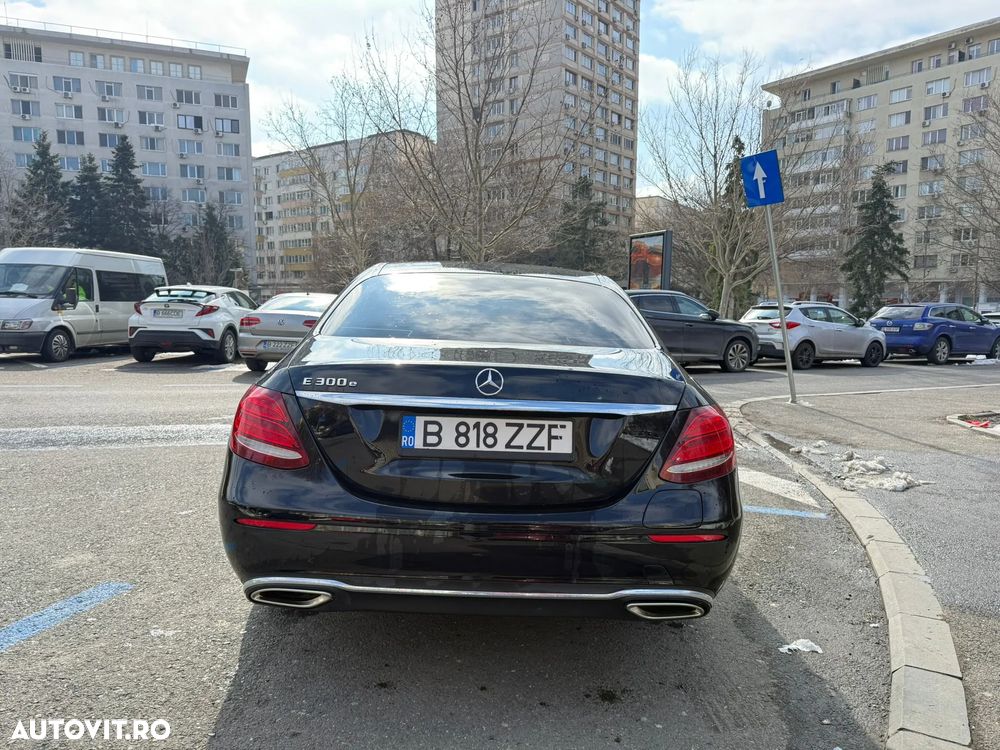 Mercedes-Benz E - 8