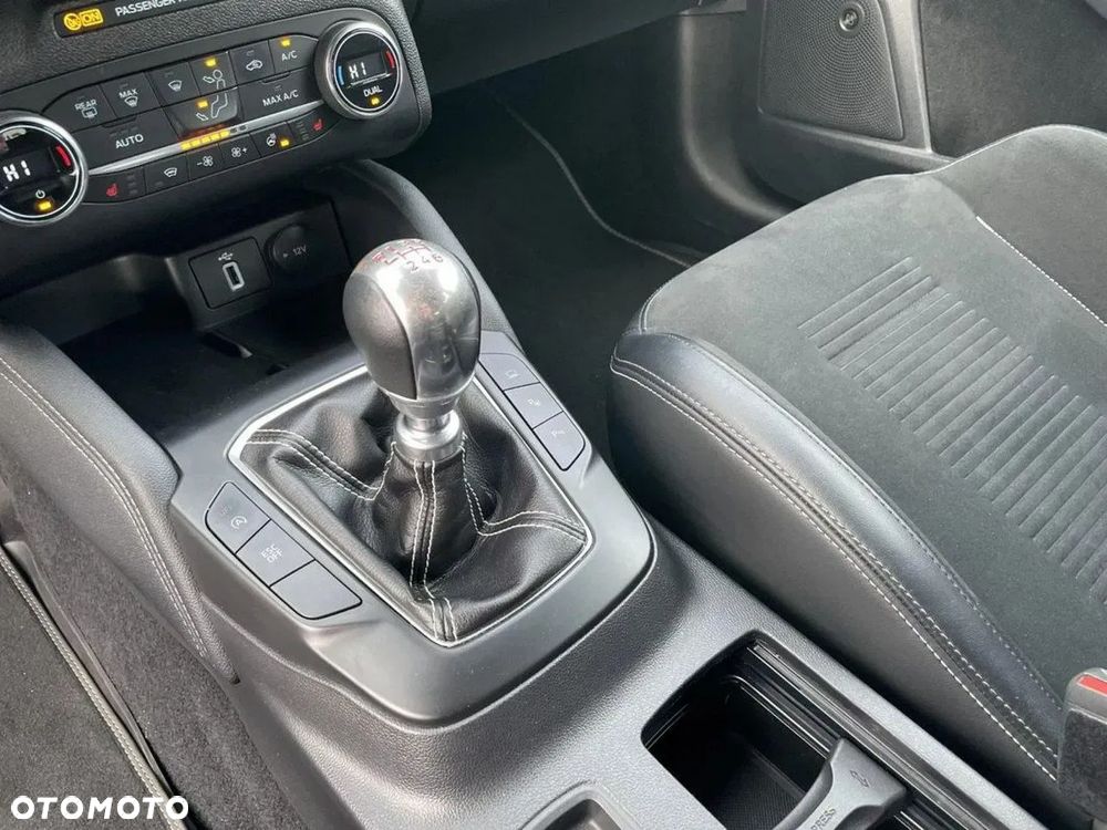 Ford Focus 2.3 EcoBoost ST X - 20