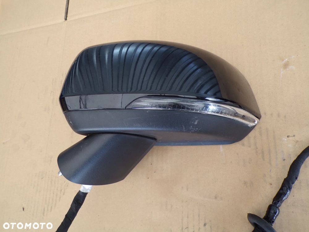 LUSTERKO LEWE 13 PIN PRAWE 14 PIN VOLVO XC40 II - 2