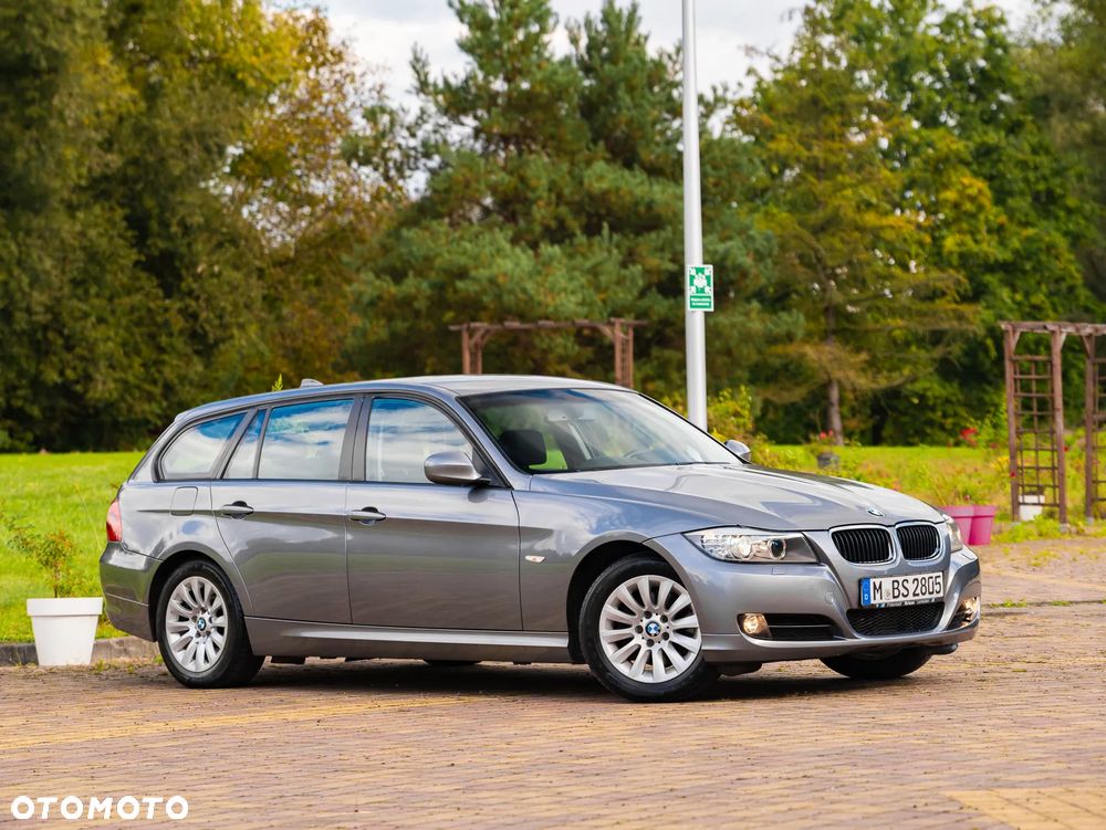 BMW Seria 3 318d DPF Touring - 4