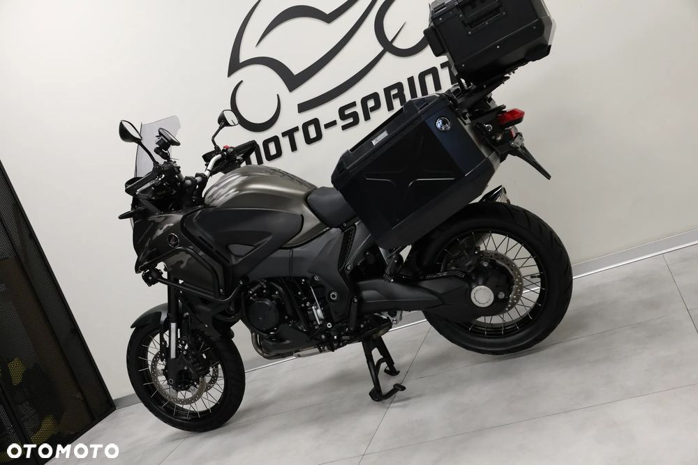 Honda VFR - 11