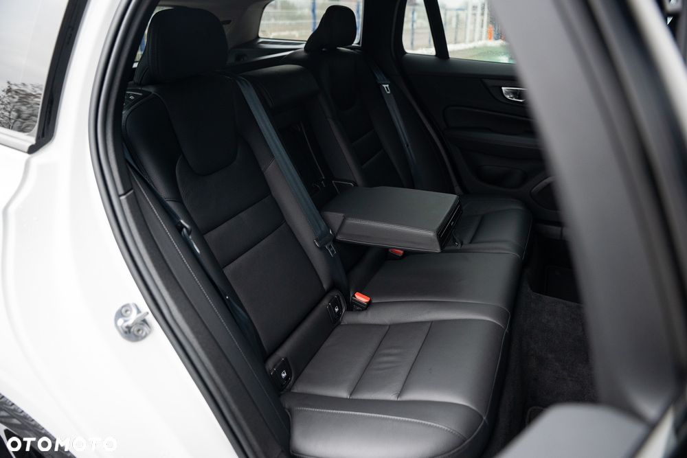 Volvo V60 B3 B Geartronic Momentum Pro - 36