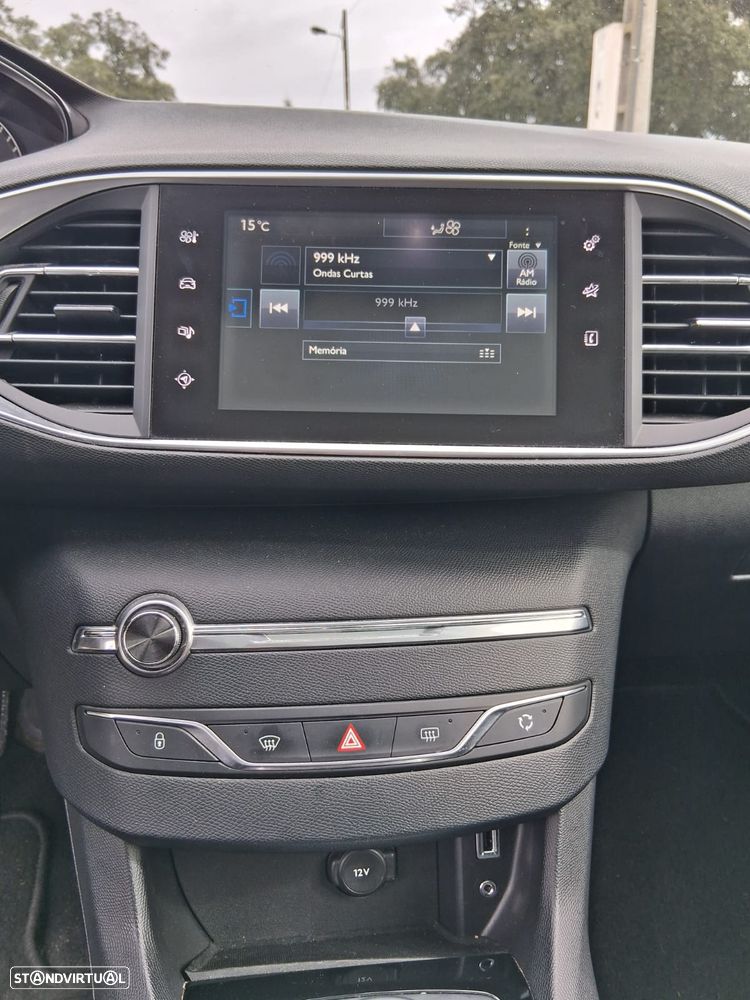 Peugeot 308 HDi FAP 90 Tendance - 14