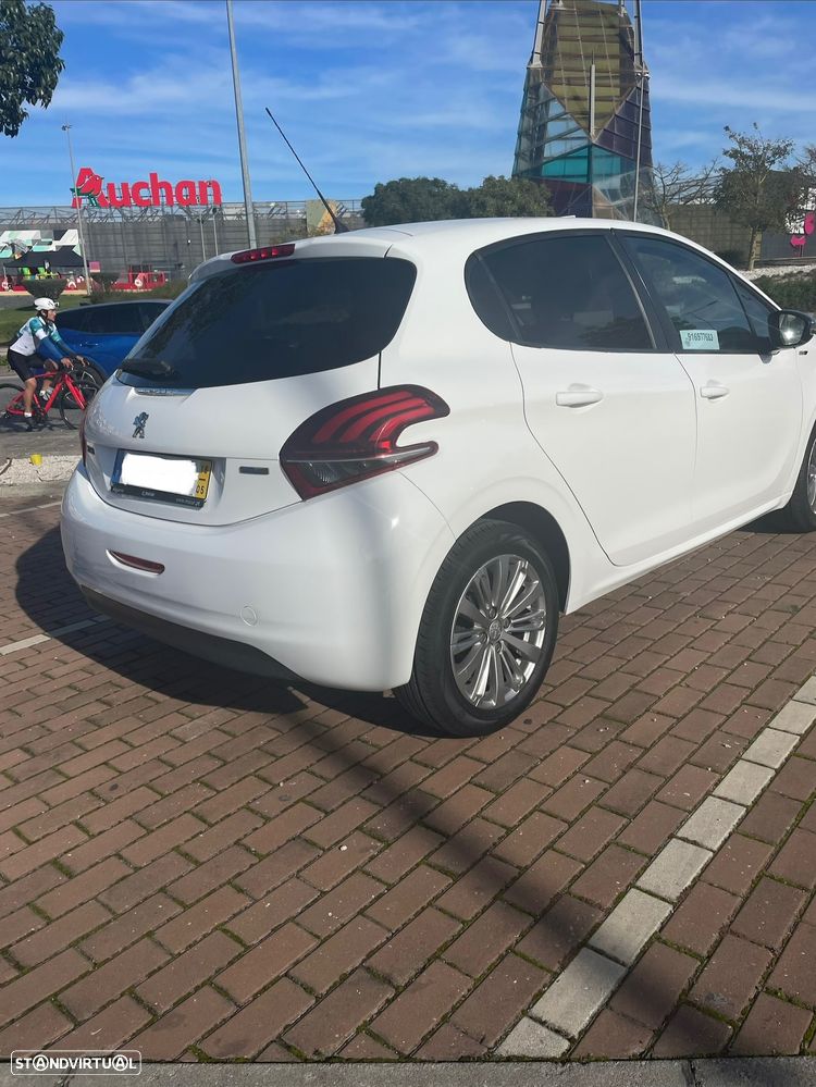 Peugeot 208 1.2 VTi SE Style - 6