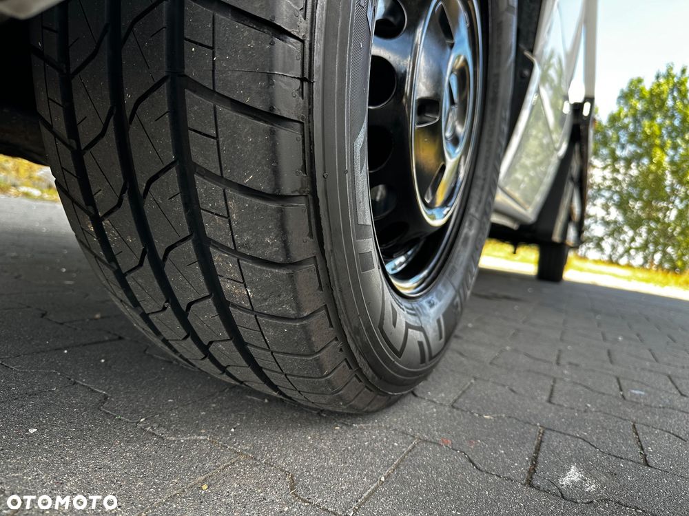 Mercedes-Benz Sprinter - 12