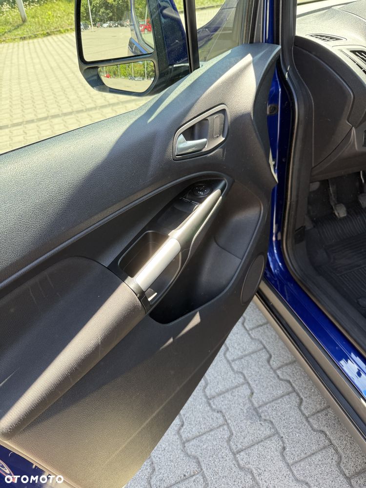 Ford Transit Connect - 32
