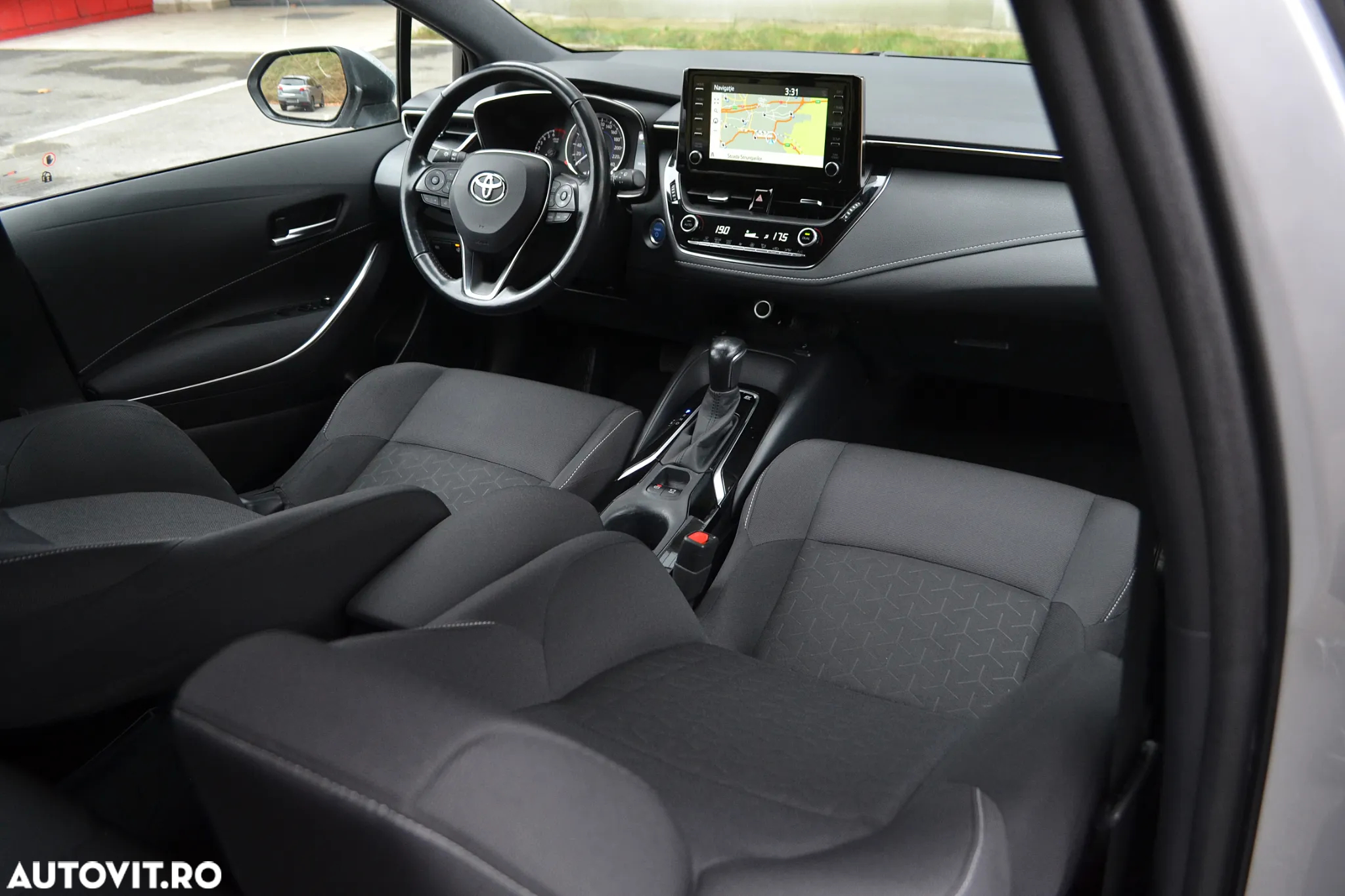 Toyota Corolla 2.0 Hybrid Lounge - 10