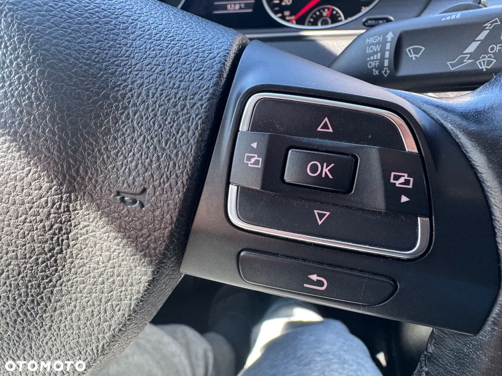 Volkswagen Passat 1.6 TDI Comfortline - 24