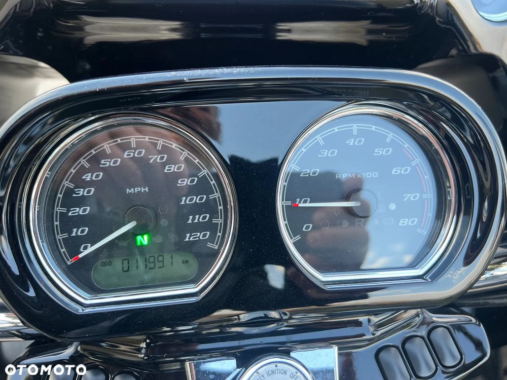 Harley-Davidson Touring Road Glide - 20