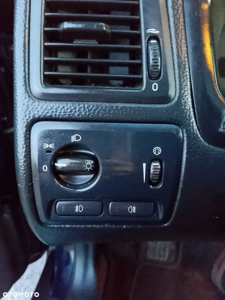 Volvo V70 D5 AWD Premium - 22