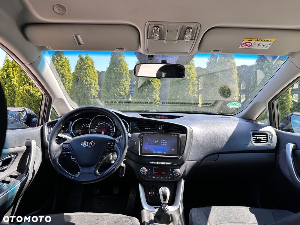 Kia Ceed 1.6 CRDi 128 Platinum Edition - 23