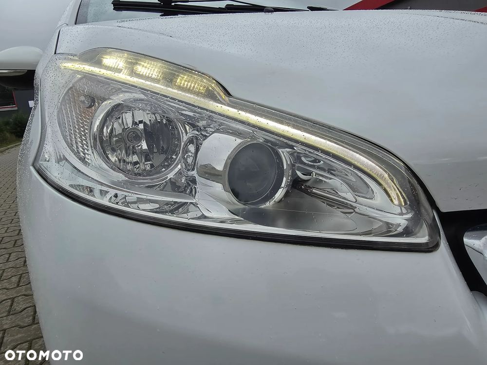 Peugeot 208 1.2 PureTech Allure - 14