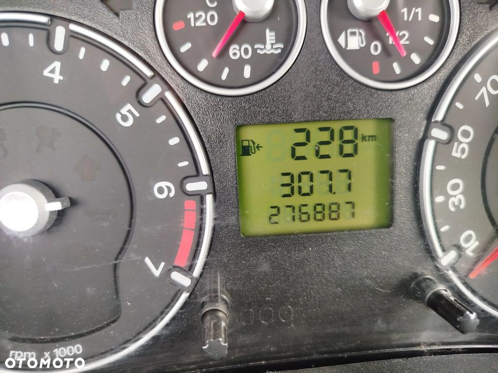 Ford Fiesta 1.3 Ambiente - 24