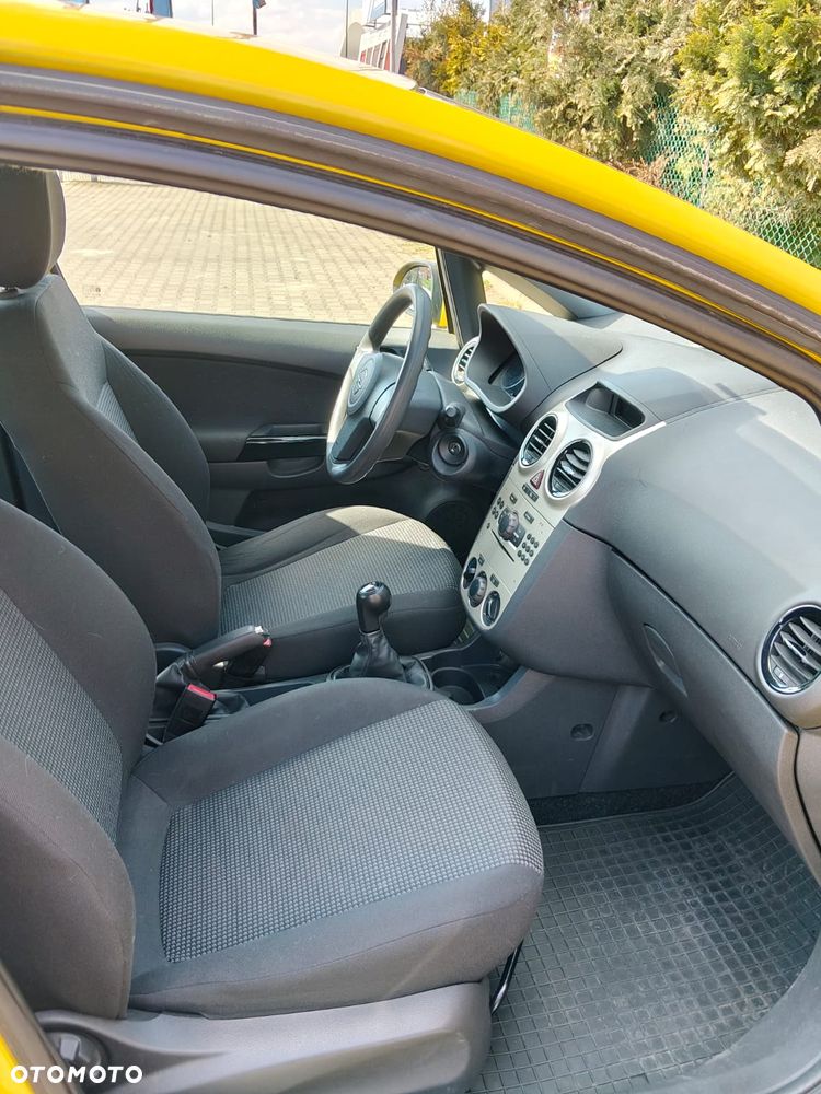 Opel Corsa 1.2 16V Essentia - 3