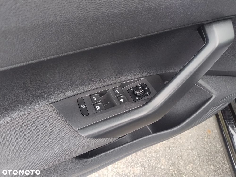 Volkswagen Polo 1.0 TSI Highline DSG - 27