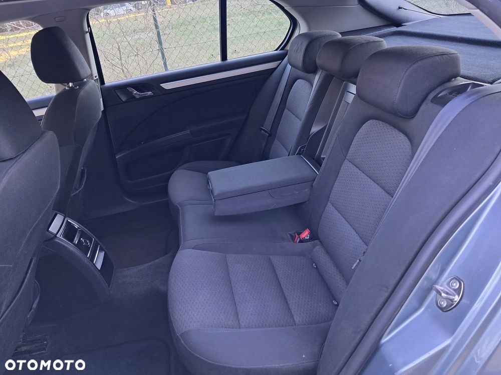 Skoda Superb 1.8 TSI FAMILY - 8