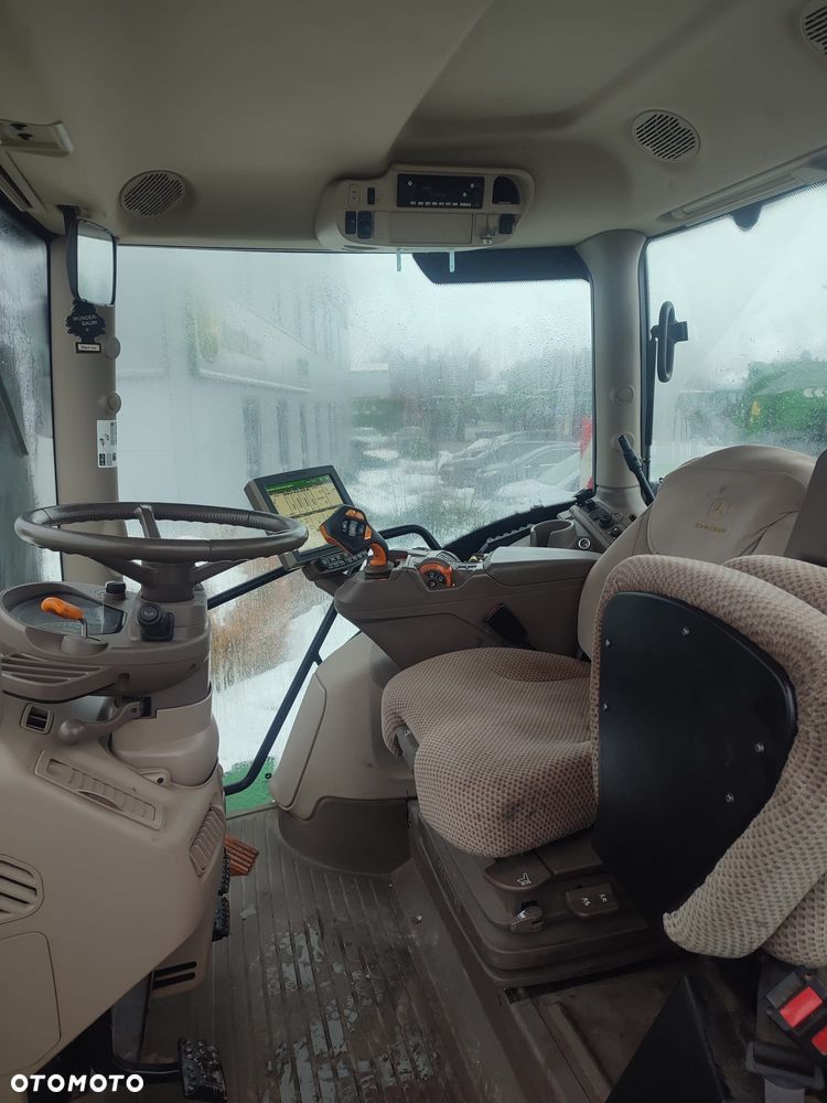 John Deere 6R250 - 6