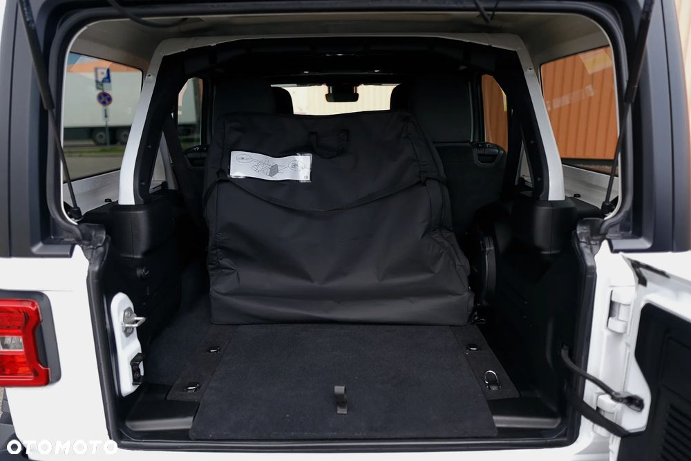 Jeep Wrangler - 15