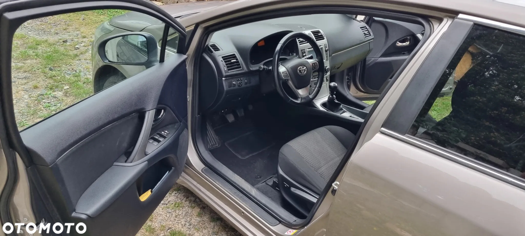 Toyota Avensis - 2