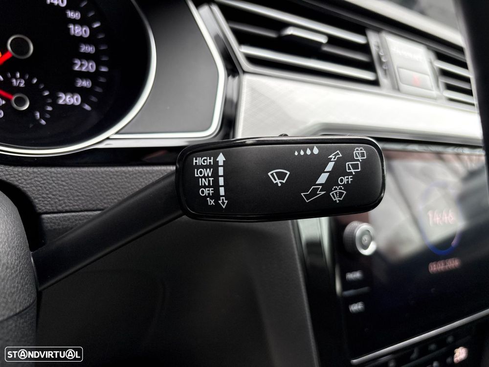 VW Passat Variant 2.0 TDi Elegance DSG - 17