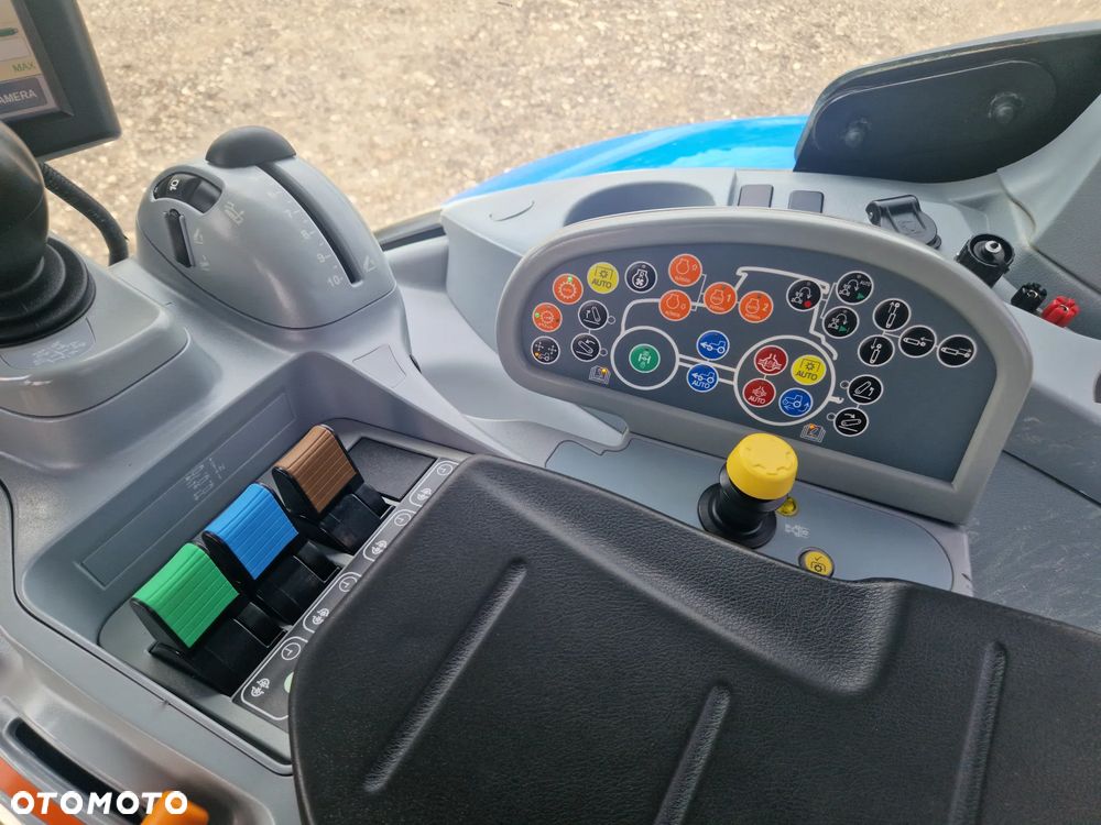 New Holland T7.245 AUTOCOMMAND PNEUMATYKA - 14