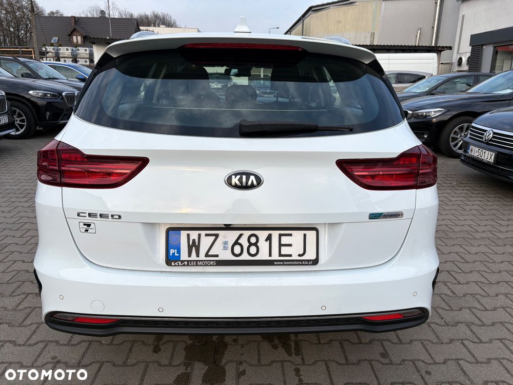 Kia Ceed - 8