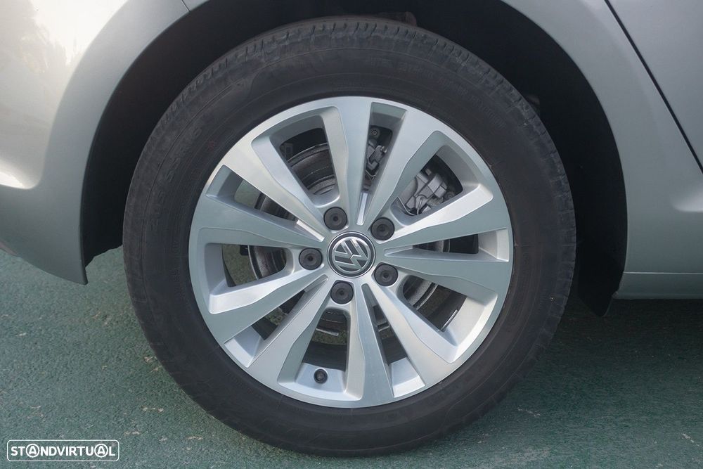 VW Golf 1.6 TDi Confortline - 7