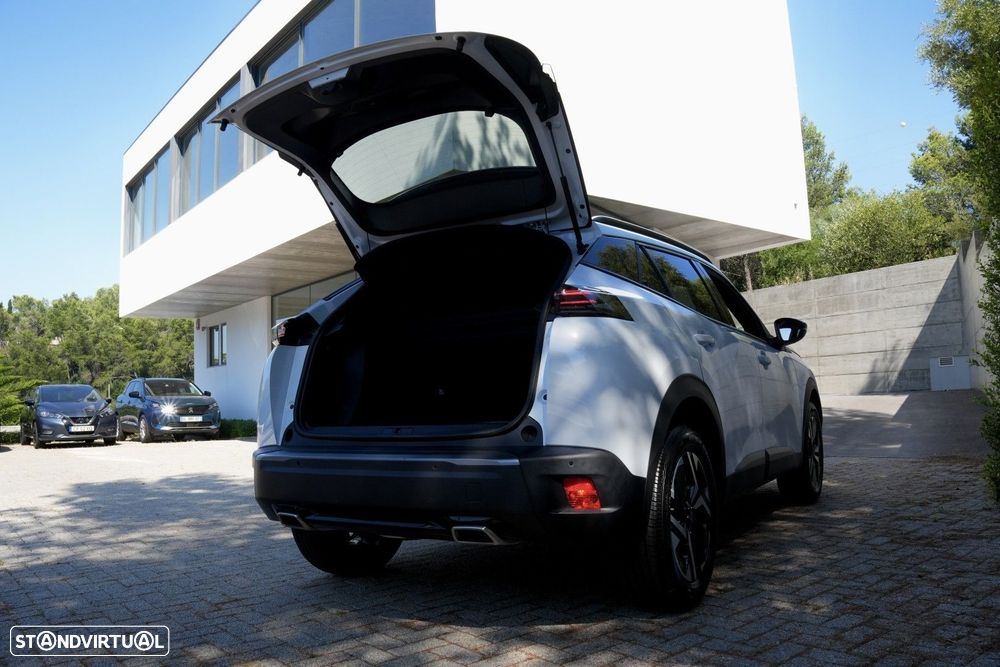 Peugeot 2008 1.2 PureTech Allure Pack EAT8 - 23