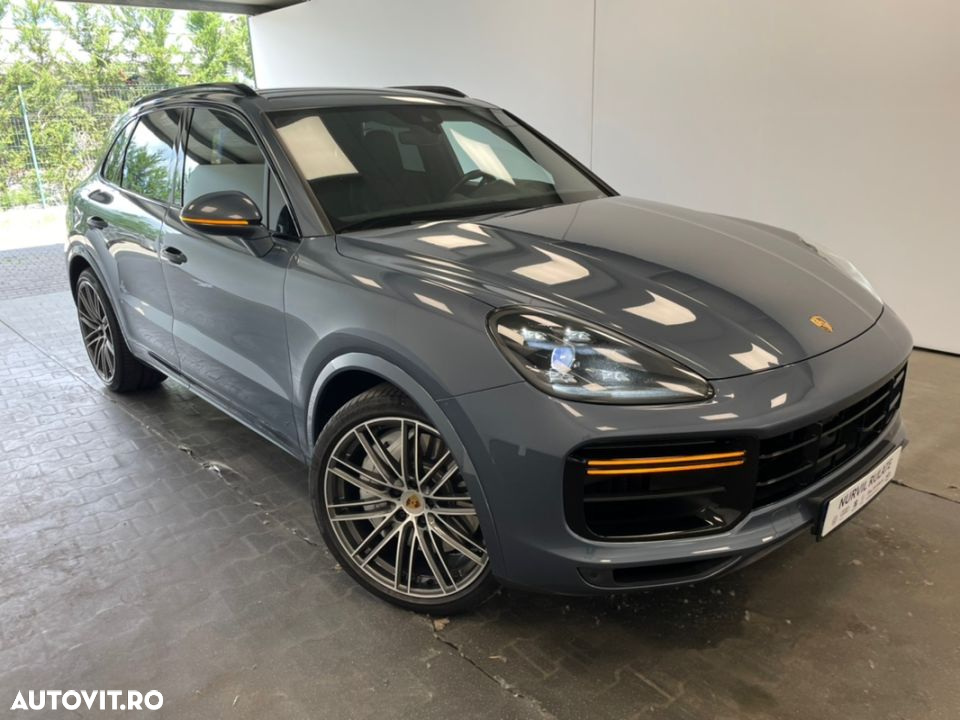 Porsche Cayenne Turbo - 2