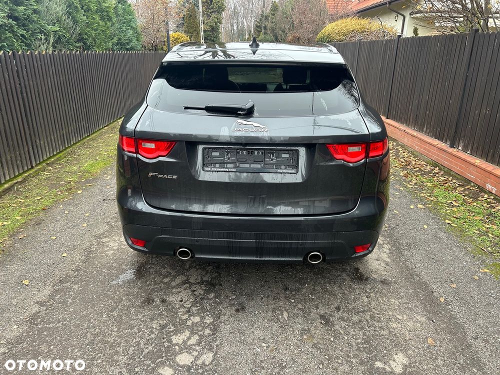 Jaguar F-Pace 2.0 i4P AWD R-Sport - 8