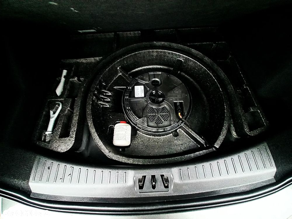 Ford Kuga 2.0 TDCi 4x4 ST-Line - 29