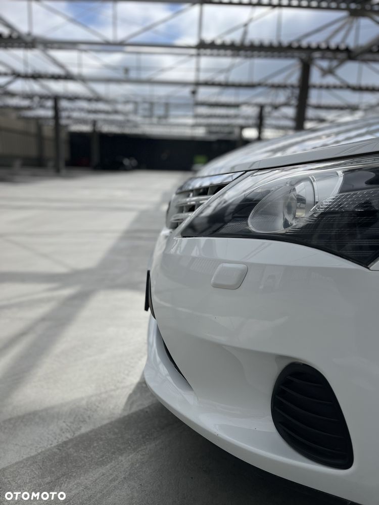 Toyota Avensis 1.6 Comfort - 14