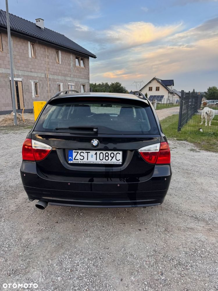 BMW Seria 3 320i - 6