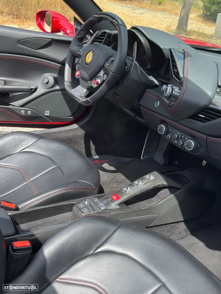 Ferrari 488 Spider - 13